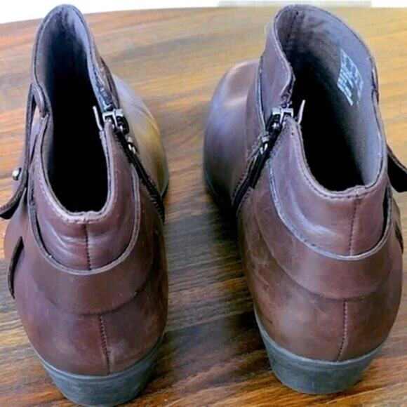 Clarks Women’s Ankle Boots Size 7 Comfort Neutral Leather Quiet Luxury - Picture 4 of 7